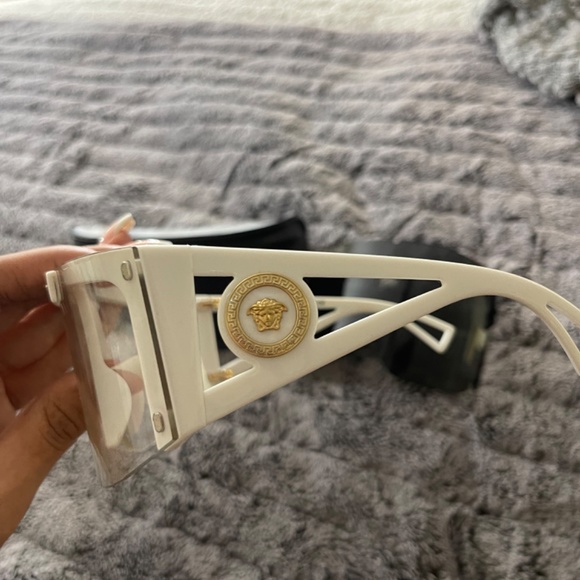 White clear Versace shades with multiple lenses - Picture 2 of 6